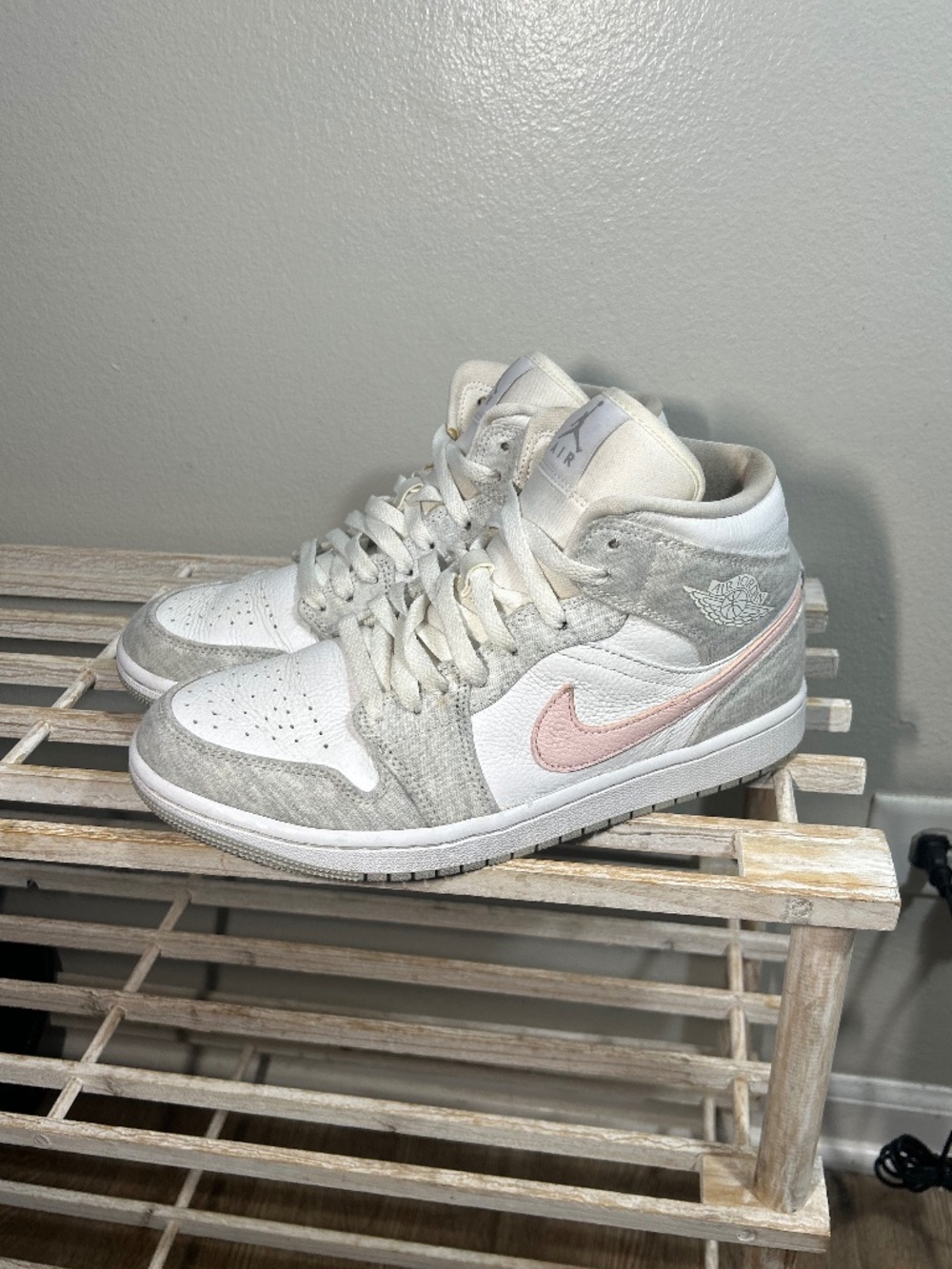 Nike Air Jordan 1 Mid SE Light Iron Ore (Women's) DN4045-001